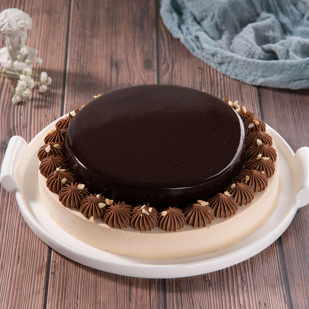 Chokolade hasseln&oslash;ddemousse kage