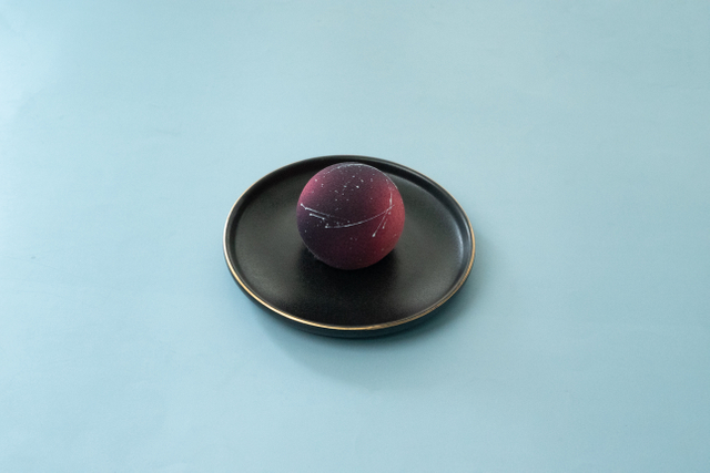 圓形紫色行星慕斯蛋糕