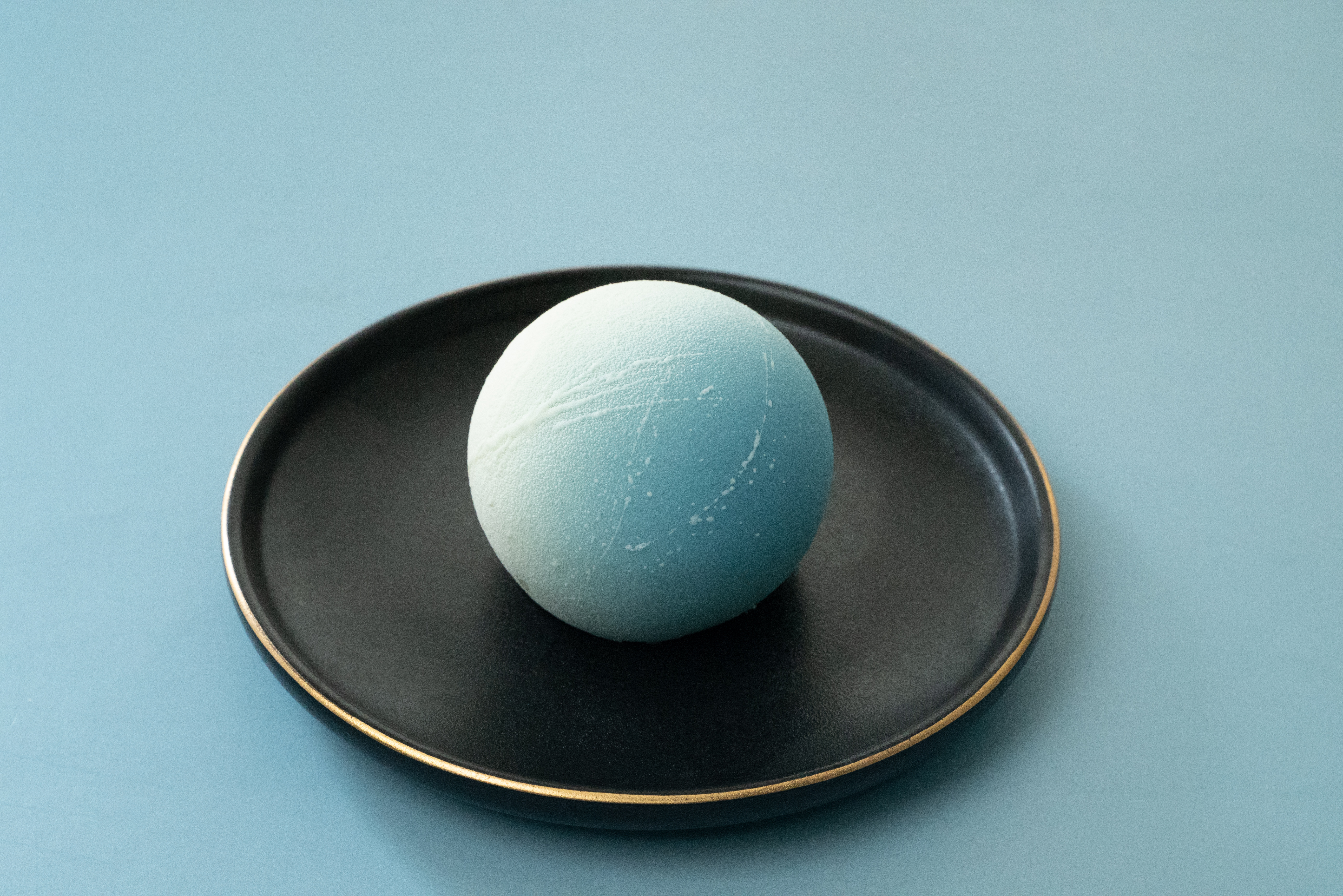 圆形蓝色星球慕斯蛋糕