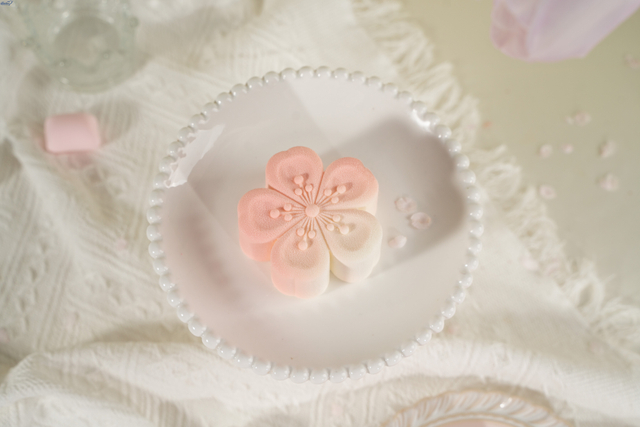 Hanami-moussecake
