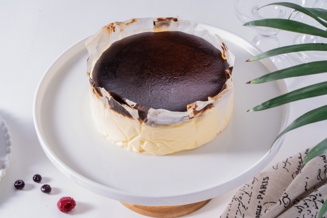 醜陋的巴斯克奶酪蛋糕