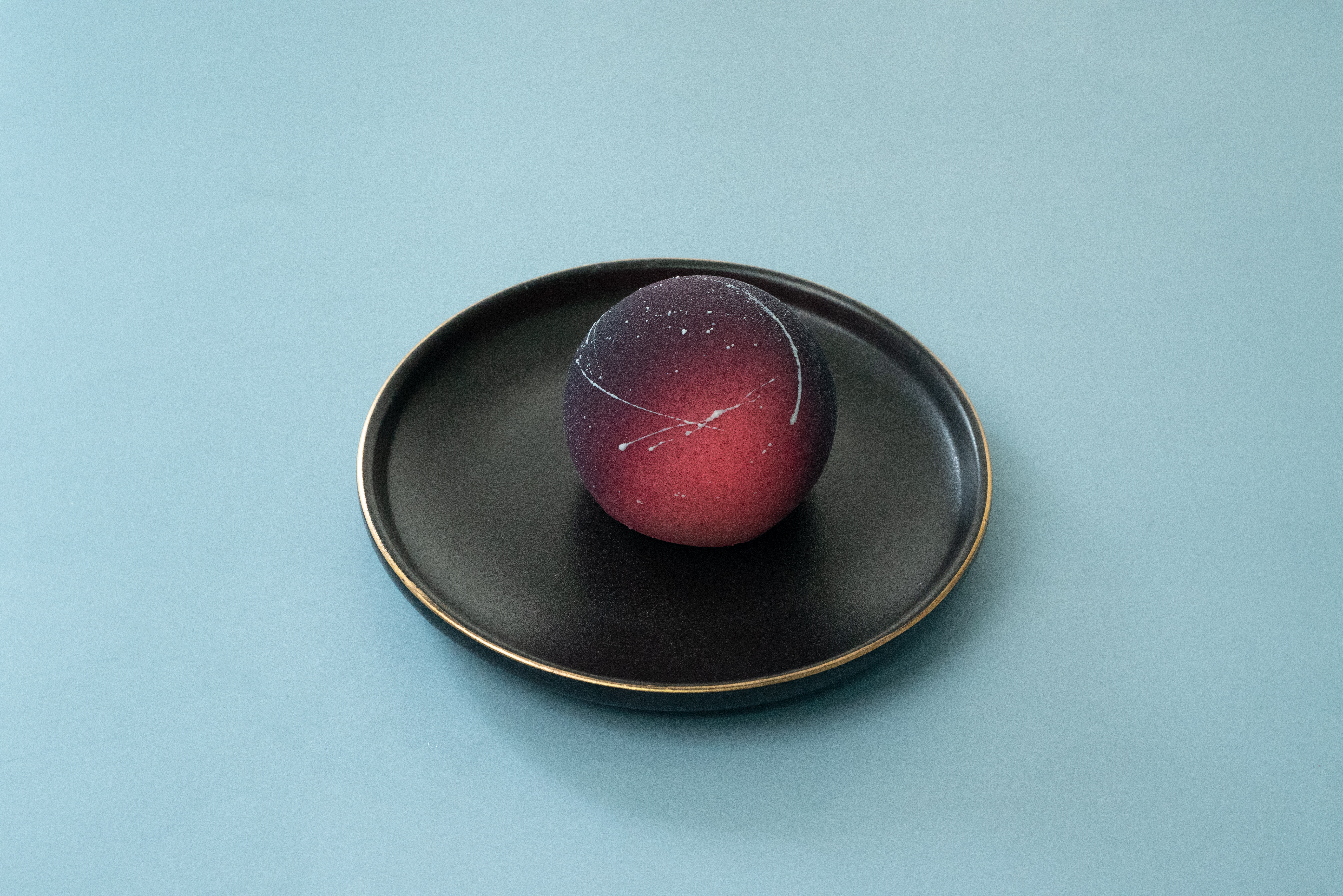 圆形紫色星球慕斯蛋糕