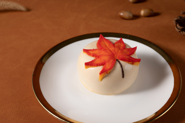 楓葉形慕斯蛋糕
