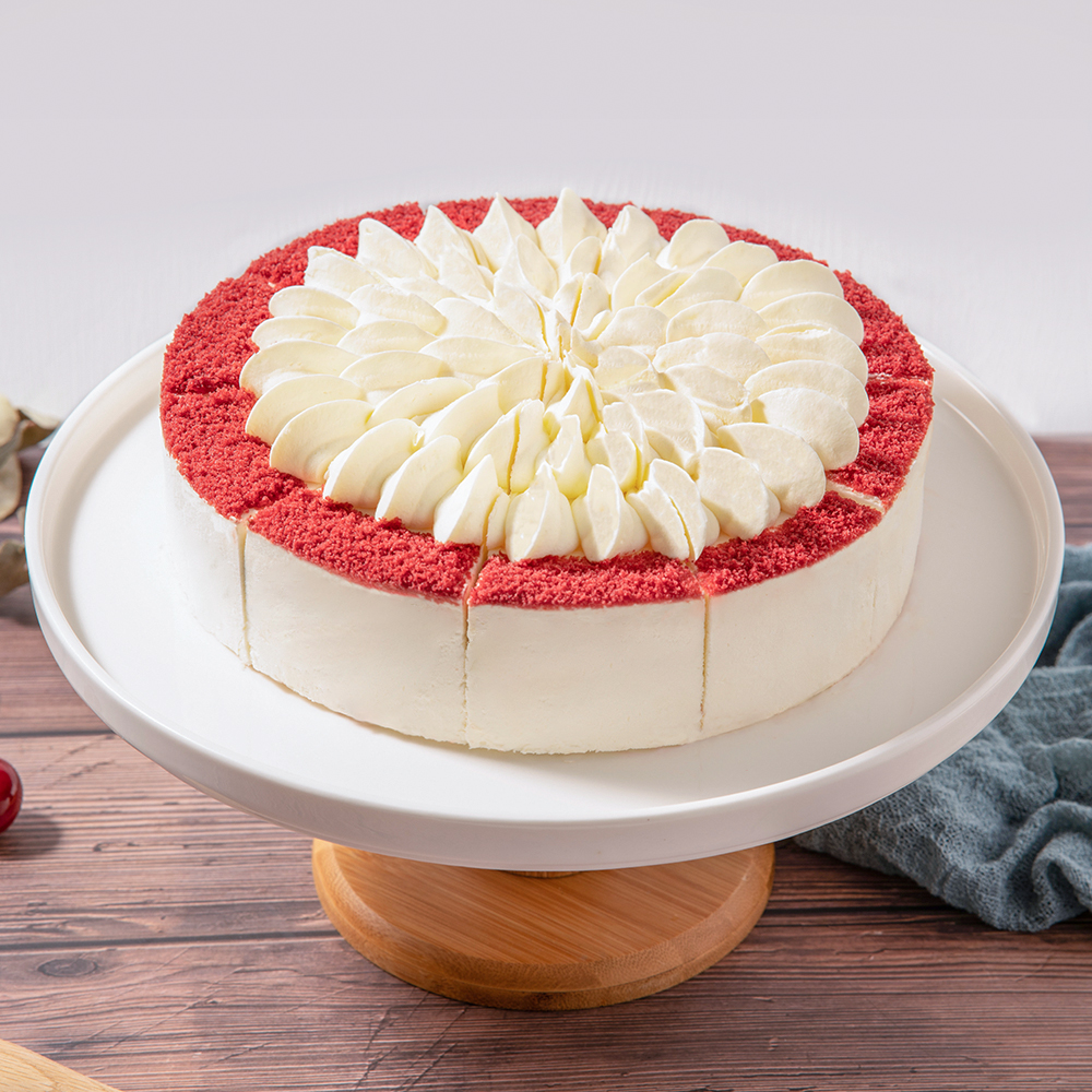 新鮮草莓紅絲絨慕斯蛋糕